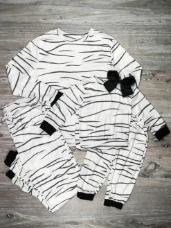Sydney So Sweet Mom & Me Matching Mommy And Me - White Tiger Stripe Matching Loungewear Set