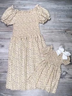 Sydney So Sweet Mommy And Me - Cream Ditsy Floral Smocked Puff Sleeve Dress